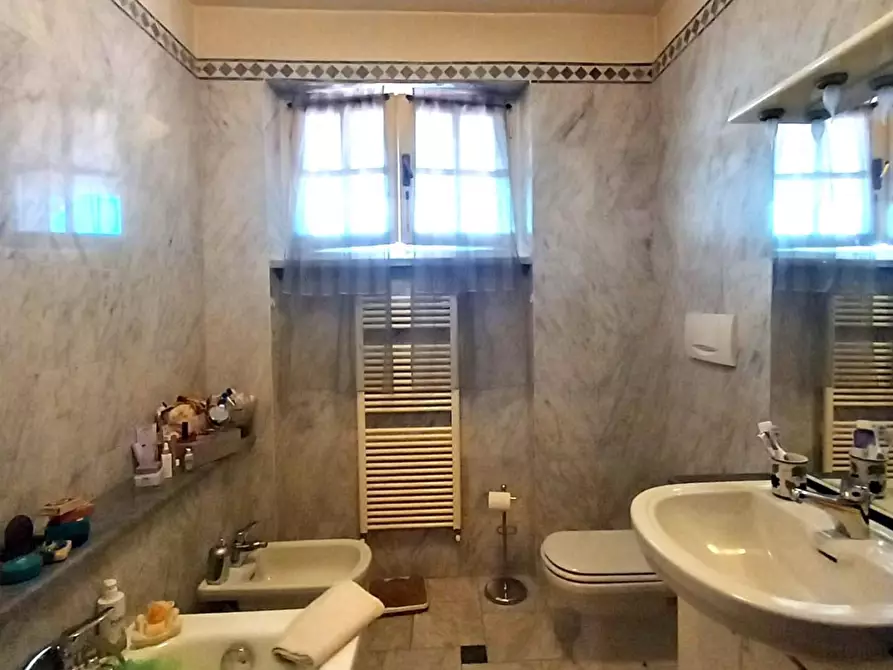 Immagine 13 di Casa quadrifamiliare in vendita  a Massa