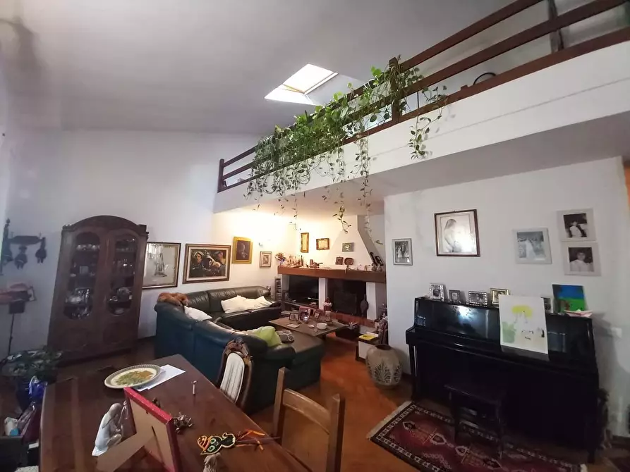 Immagine 2 di Casa quadrifamiliare in vendita  a Massa