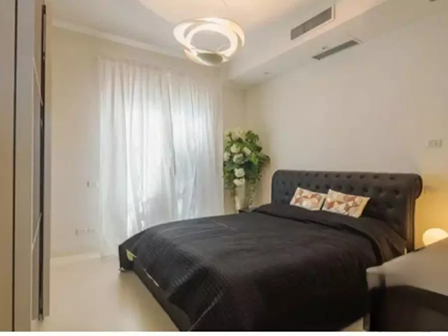 Immagine 31 di Villa in vendita  a Massa