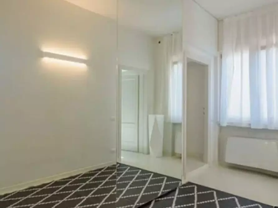 Immagine 30 di Villa in vendita  a Massa