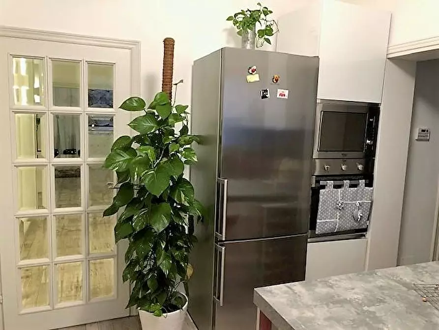 Immagine 24 di Villa in vendita  a Massa