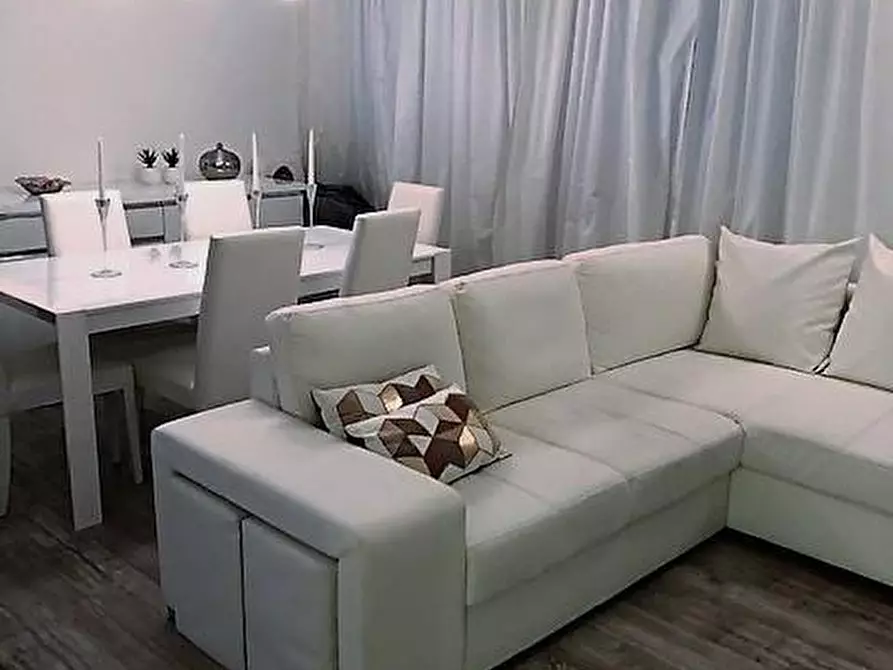 Immagine 17 di Villa in vendita  a Massa