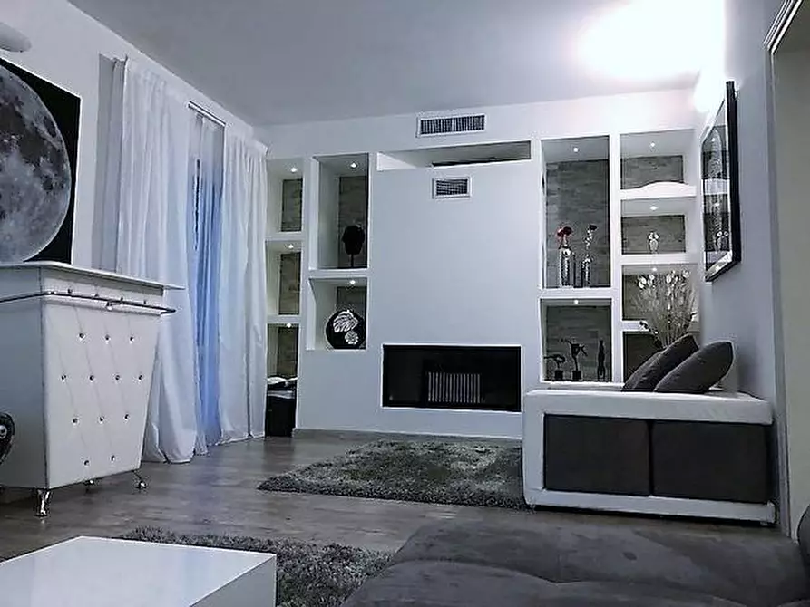 Immagine 5 di Villa in vendita  a Massa