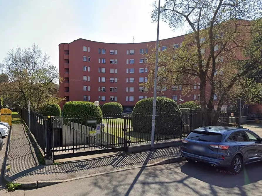 Immagine 1 di Garage in vendita  a Vedano Al Lambro