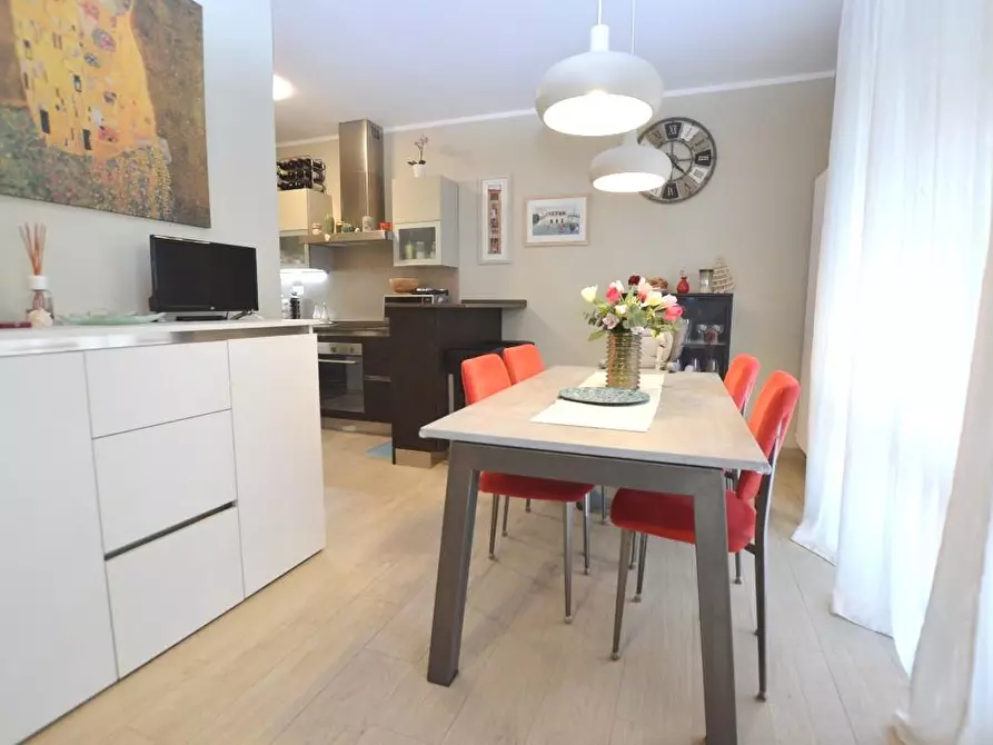 Immagine 7 di Appartamento in vendita  a Lucca