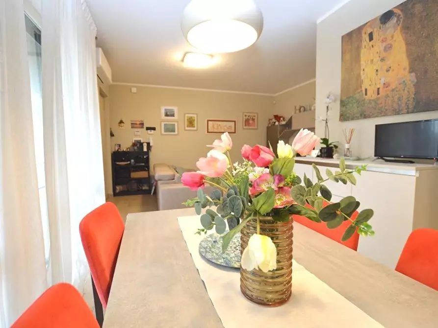 Immagine 2 di Appartamento in vendita  a Lucca