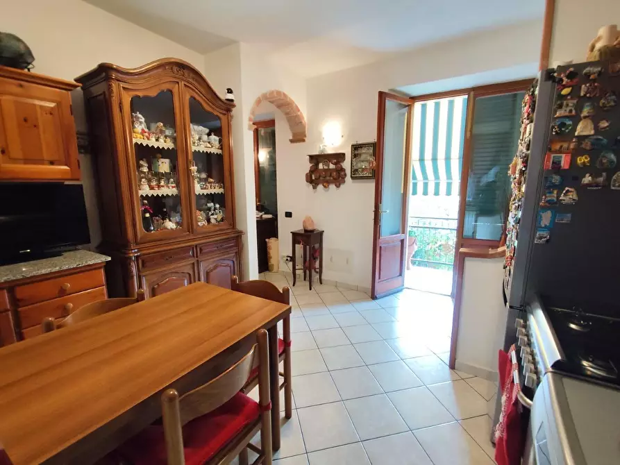 Immagine 4 di Appartamento in vendita  a Massa