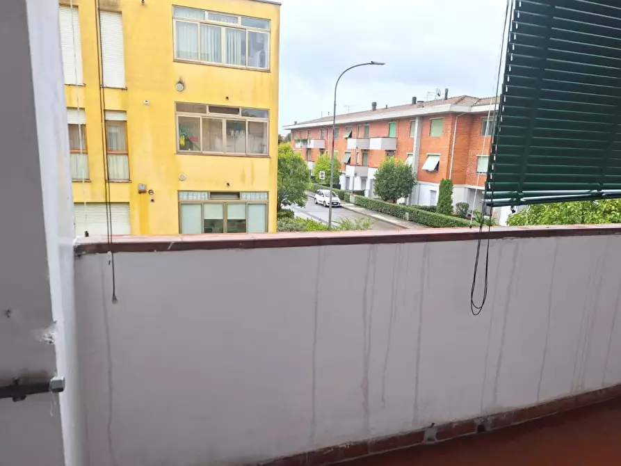 Immagine 7 di Locale commerciale in vendita  a Lucca