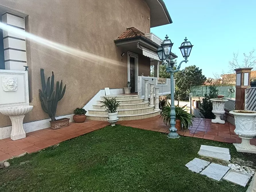 Immagine 21 di Casa bifamiliare in vendita  a Carrara