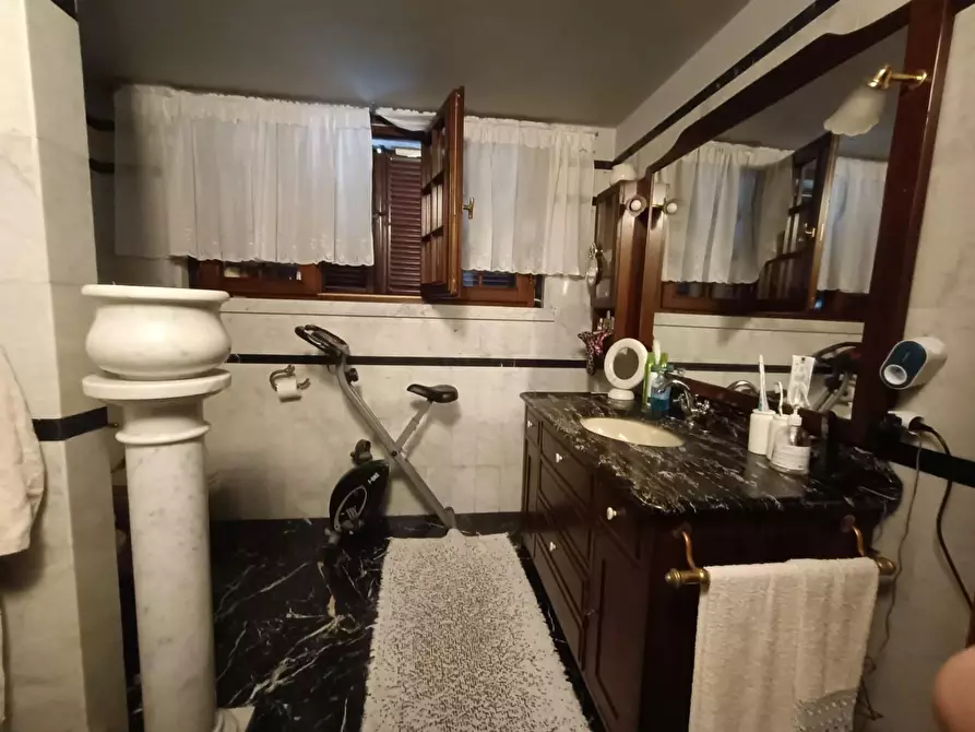 Immagine 33 di Casa bifamiliare in vendita  a Carrara