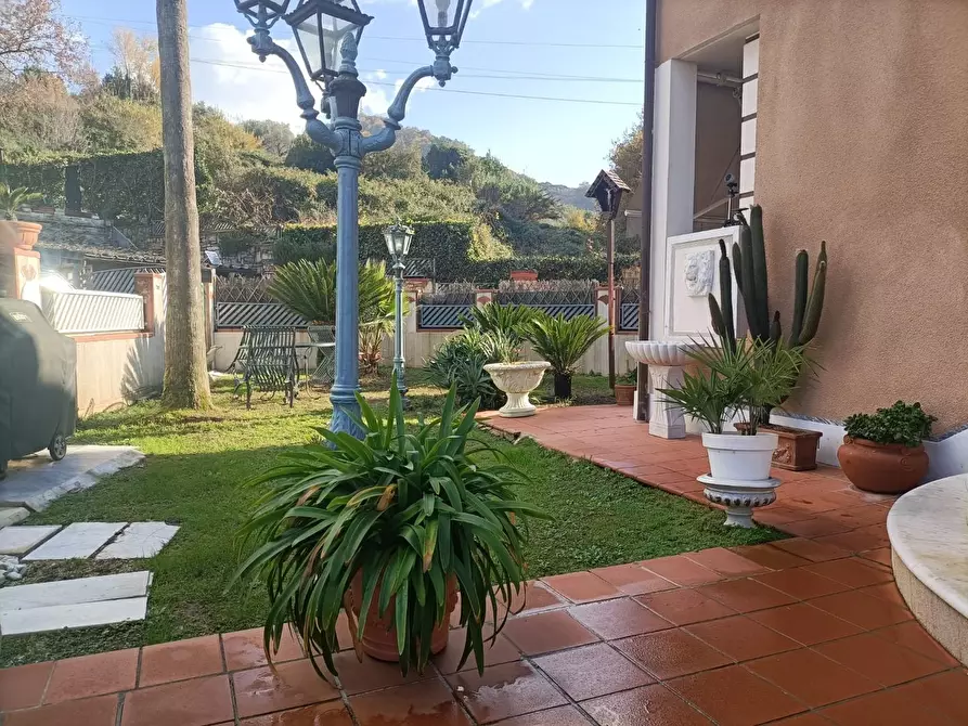 Immagine 22 di Casa bifamiliare in vendita  a Carrara