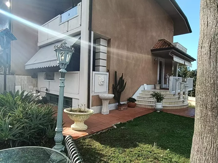 Immagine 16 di Casa bifamiliare in vendita  a Carrara