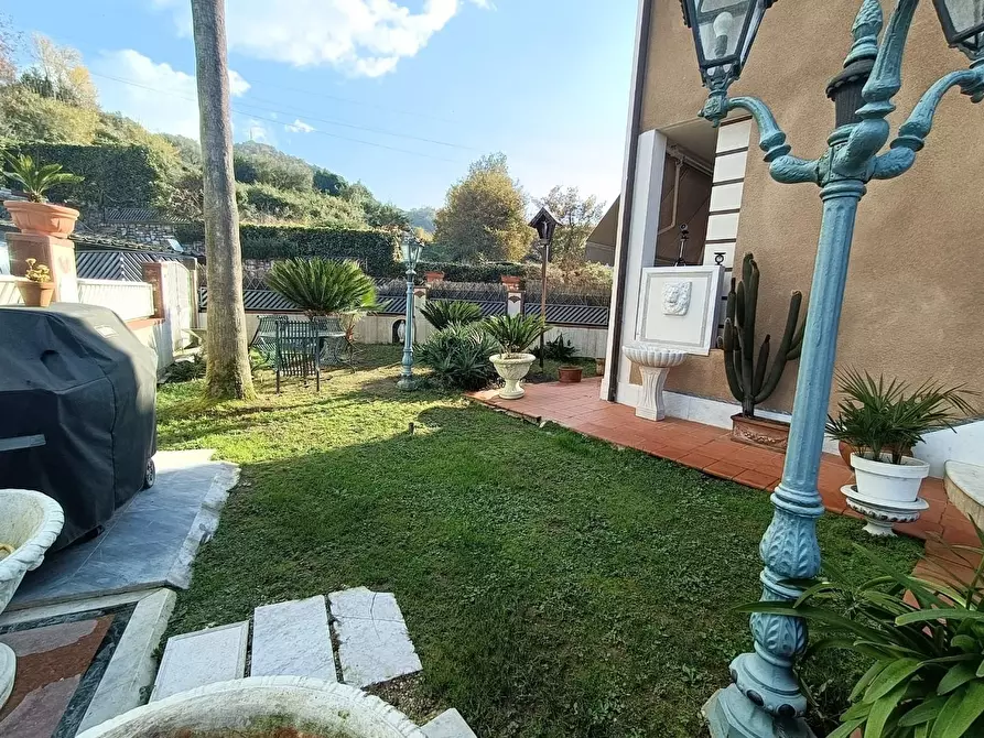 Immagine 17 di Casa bifamiliare in vendita  a Carrara