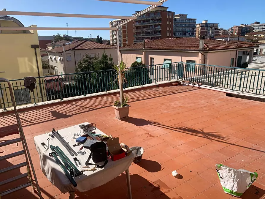 Immagine 23 di Appartamento in affitto  a Livorno