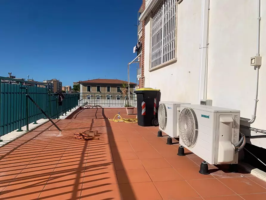 Immagine 30 di Appartamento in affitto  a Livorno