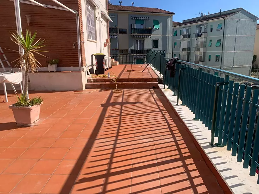 Immagine 28 di Appartamento in affitto  a Livorno