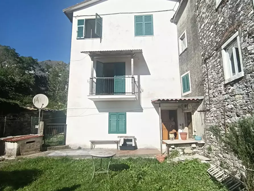 Immagine 1 di Terratetto in vendita  a Carrara