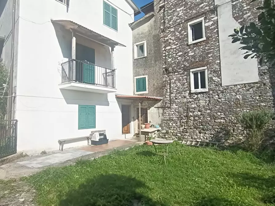 Immagine 2 di Terratetto in vendita  a Carrara