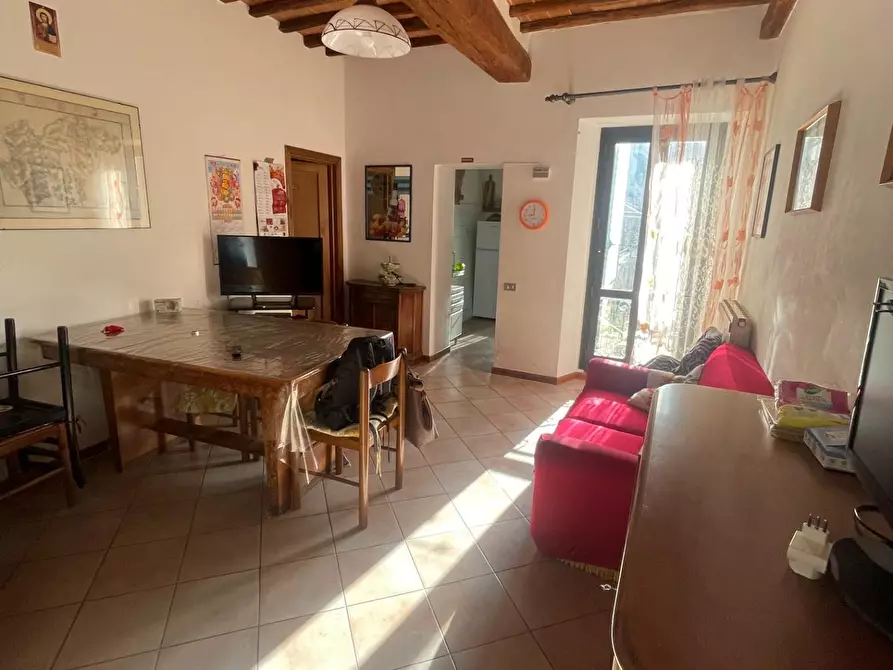 Immagine 2 di Appartamento in vendita  a Siena