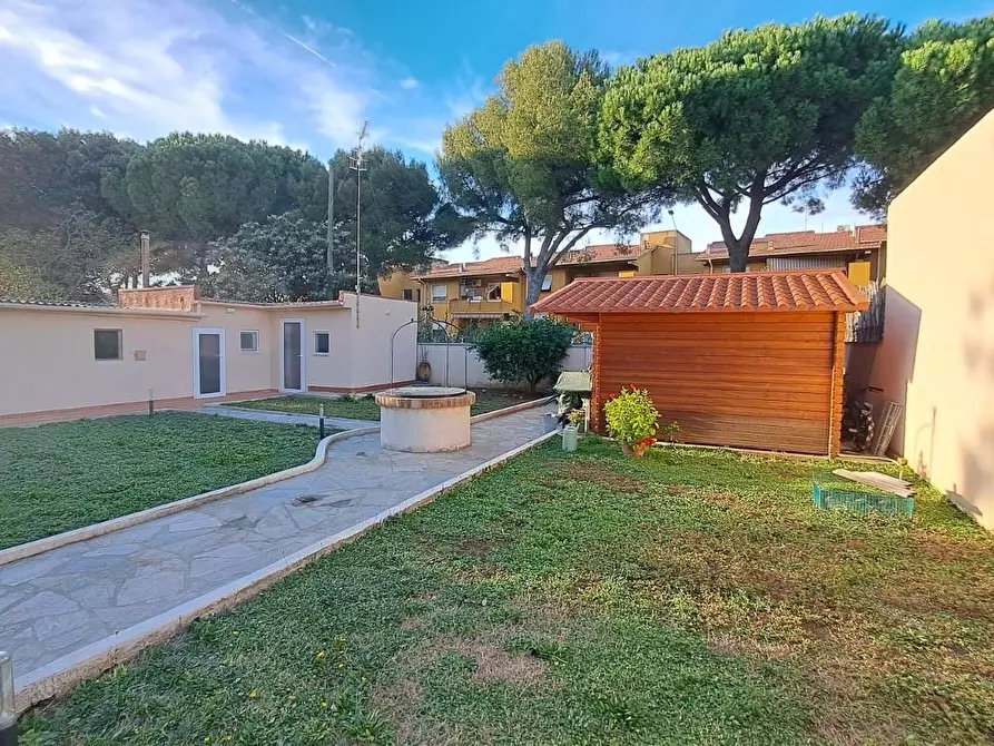 Immagine 15 di Casa bifamiliare in vendita  a Rosignano Marittimo