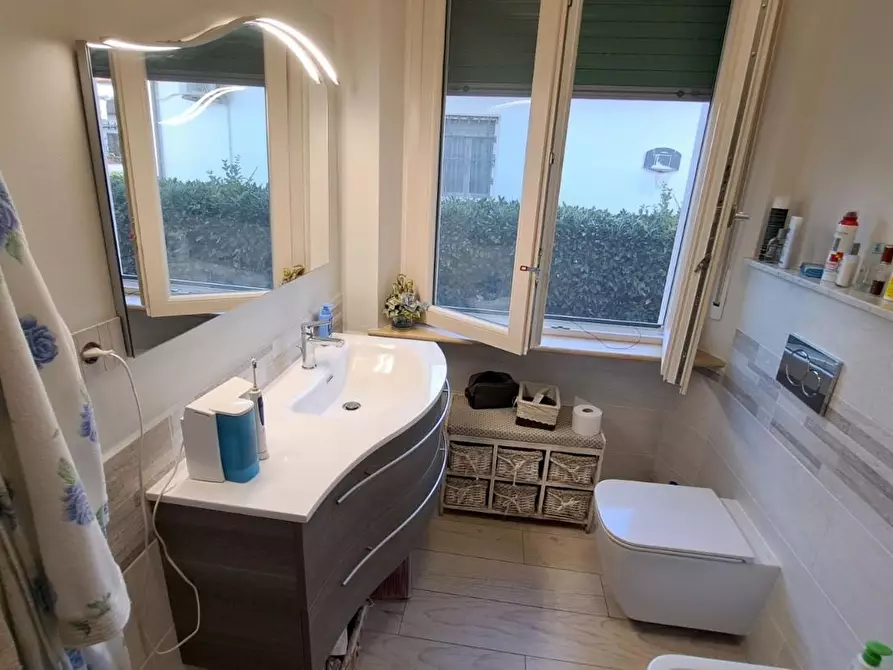 Immagine 12 di Casa bifamiliare in vendita  a Rosignano Marittimo