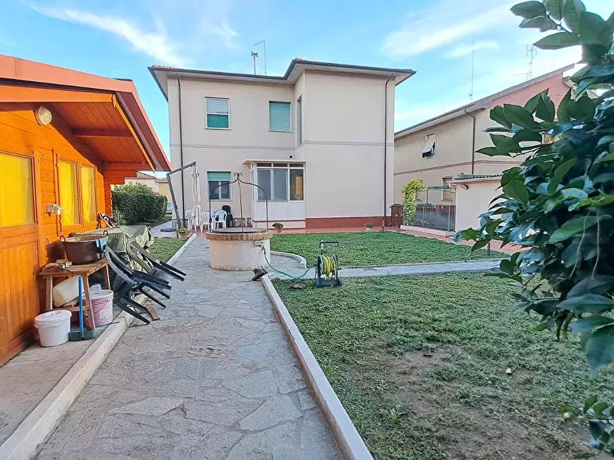 Immagine 24 di Casa bifamiliare in vendita  a Rosignano Marittimo