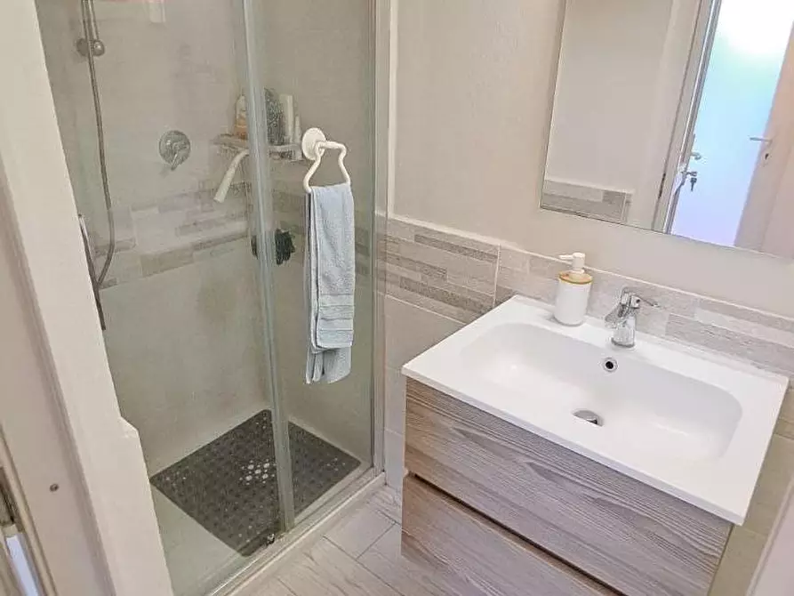 Immagine 22 di Casa bifamiliare in vendita  a Rosignano Marittimo