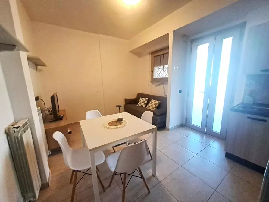 Immagine 2 di Appartamento in affitto  a Massa