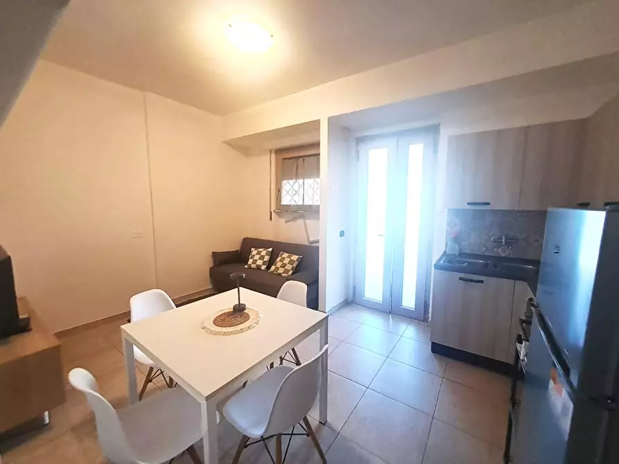 Immagine 3 di Appartamento in affitto  a Massa