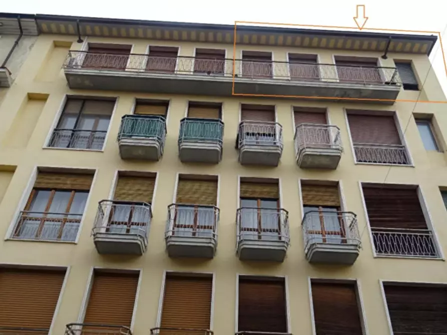 Immagine 2 di Appartamento in vendita  a Voghera