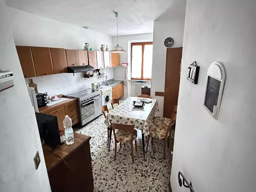 Immagine 2 di Appartamento in vendita  a San Gimignano