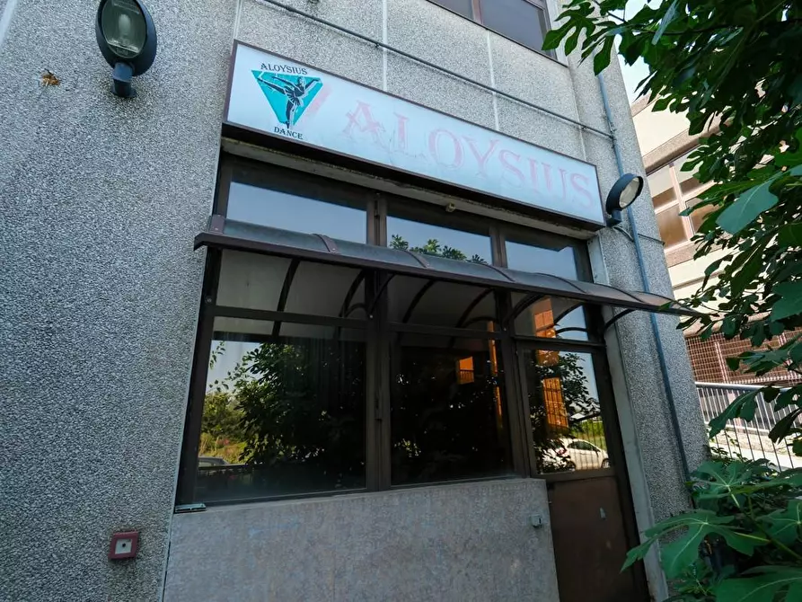 Immagine 3 di Laboratorio in vendita  a Bussero