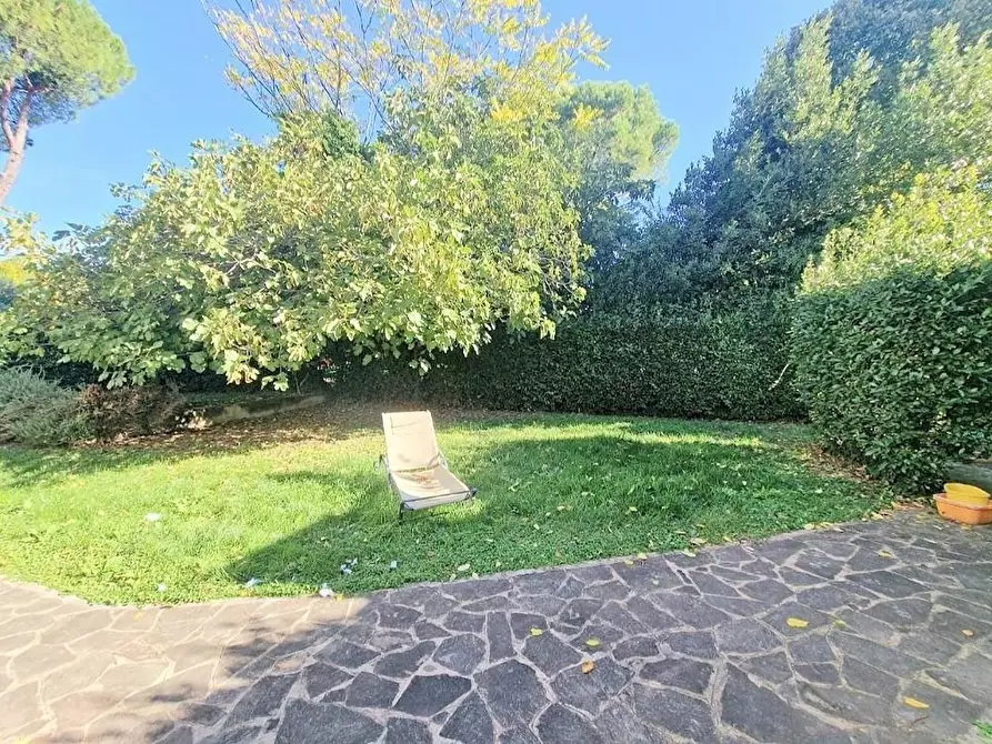 Immagine 12 di Villa in vendita  a Cascina