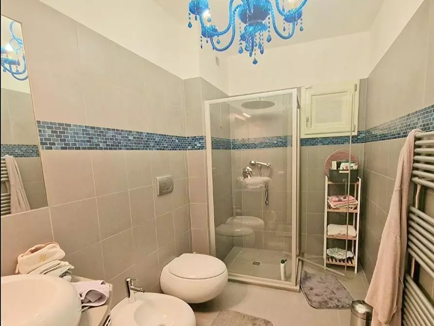 Immagine 10 di Villa in vendita  a Cascina