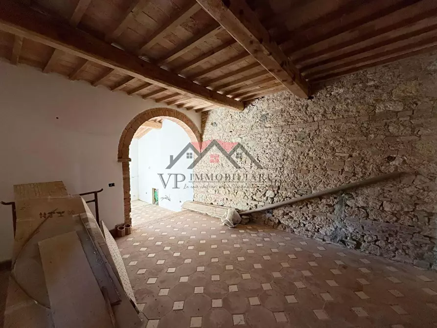 Immagine 49 di Casa colonica in vendita  a Pomarance