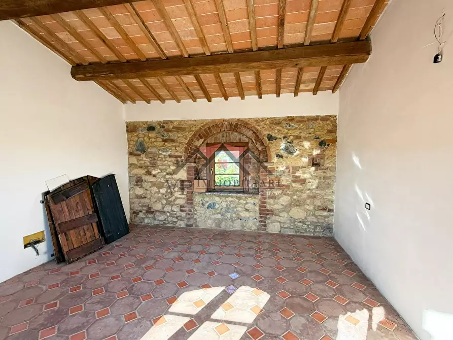 Immagine 42 di Casa colonica in vendita  a Pomarance