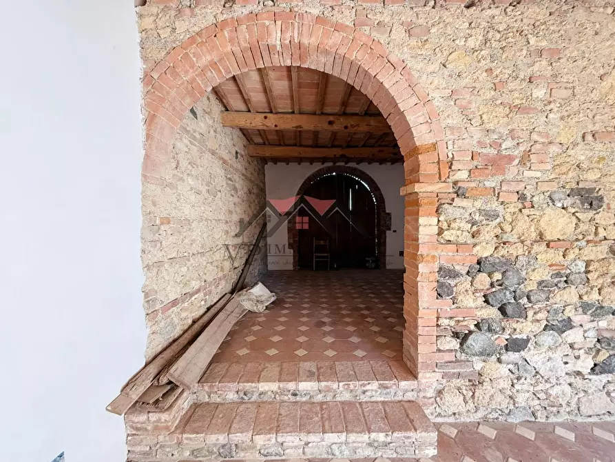 Immagine 47 di Casa colonica in vendita  a Pomarance