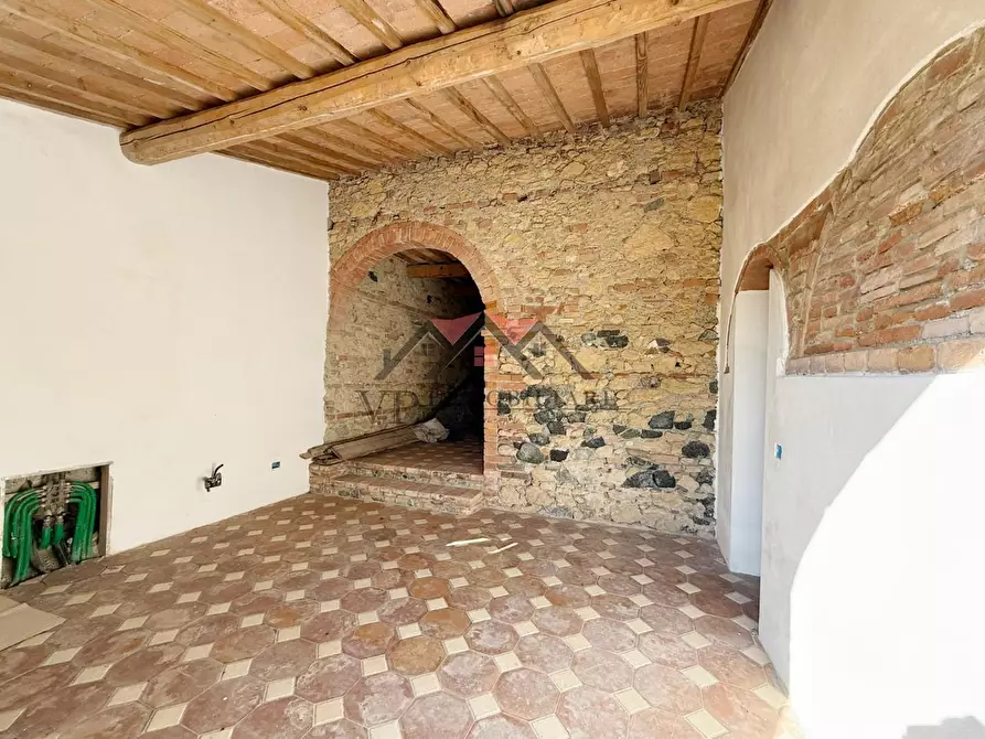 Immagine 46 di Casa colonica in vendita  a Pomarance