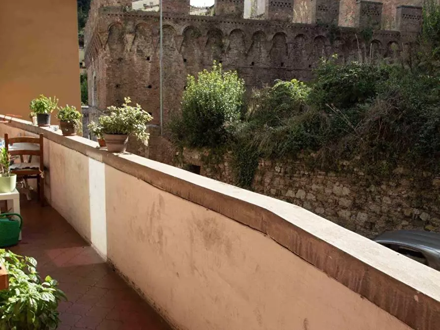Immagine 5 di Appartamento in vendita  a Siena