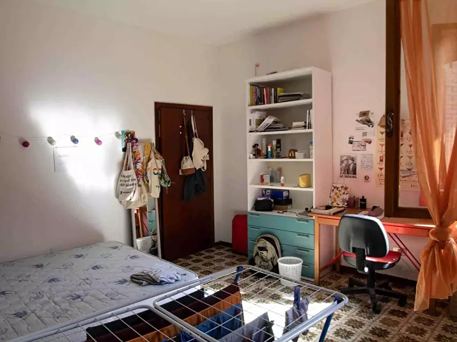 Immagine 13 di Appartamento in vendita  a Siena