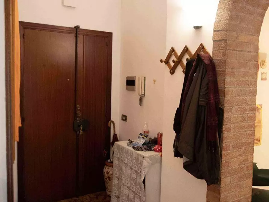 Immagine 10 di Appartamento in vendita  a Siena