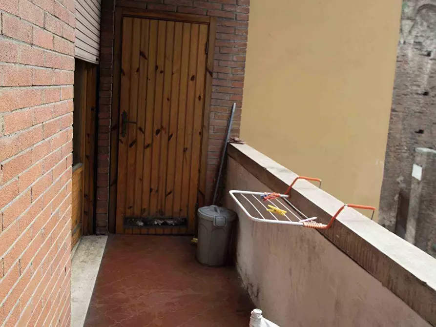 Immagine 7 di Appartamento in vendita  a Siena