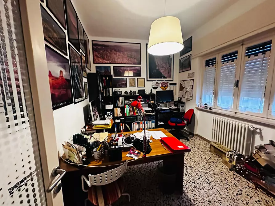 Immagine 3 di Villa in vendita  a Pisa