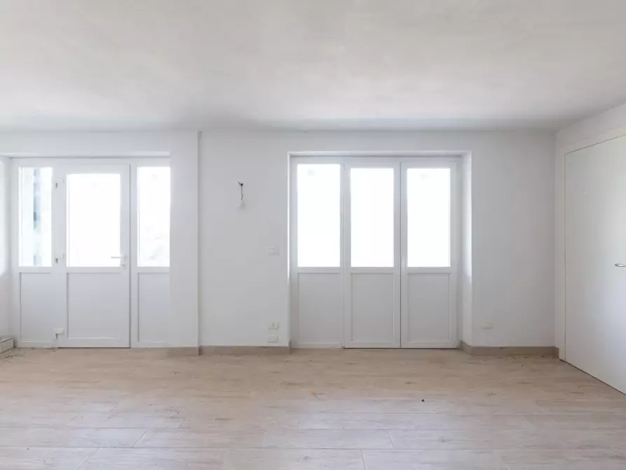 Immagine 26 di Casa semindipendente in vendita  a Ne