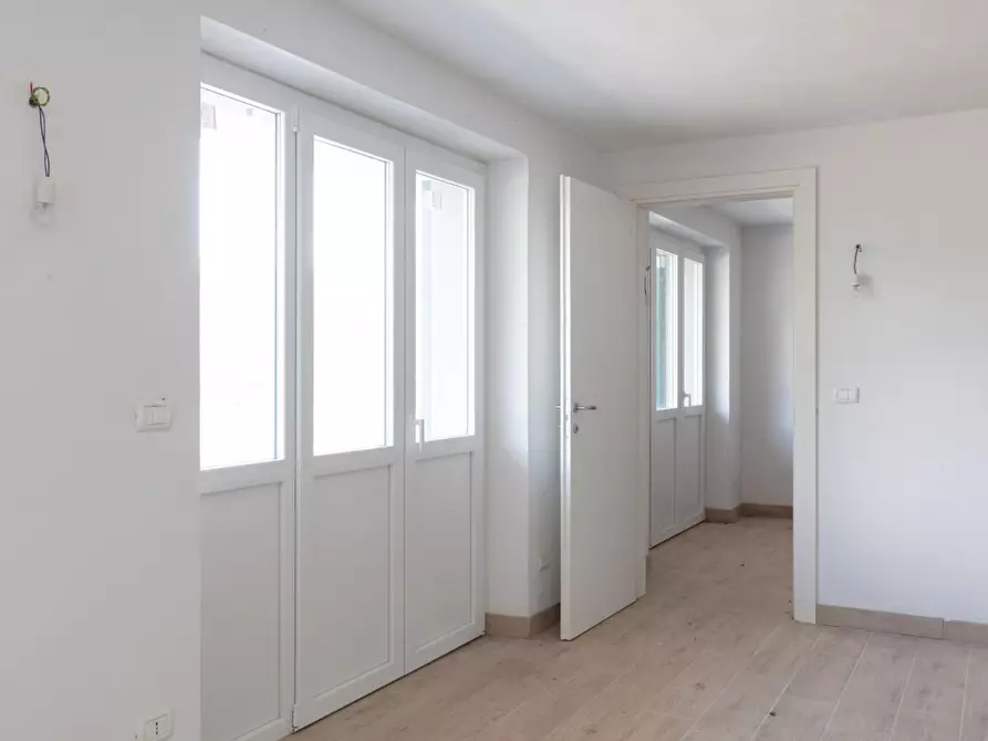 Immagine 27 di Casa semindipendente in vendita  a Ne