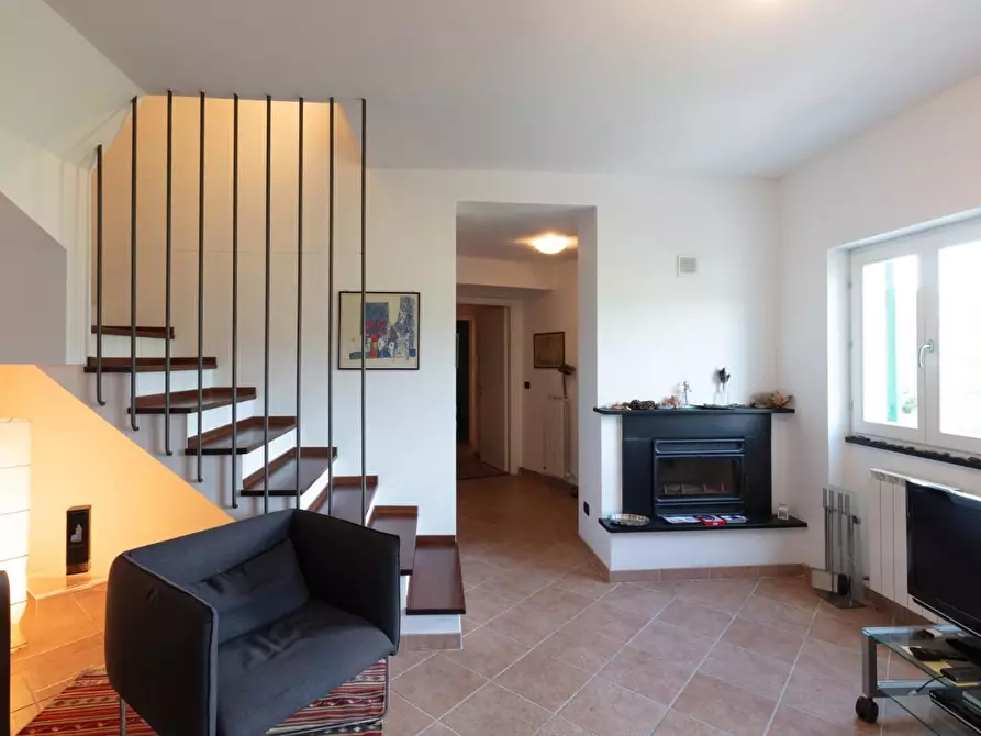 Immagine 15 di Casa semindipendente in vendita  a Ne