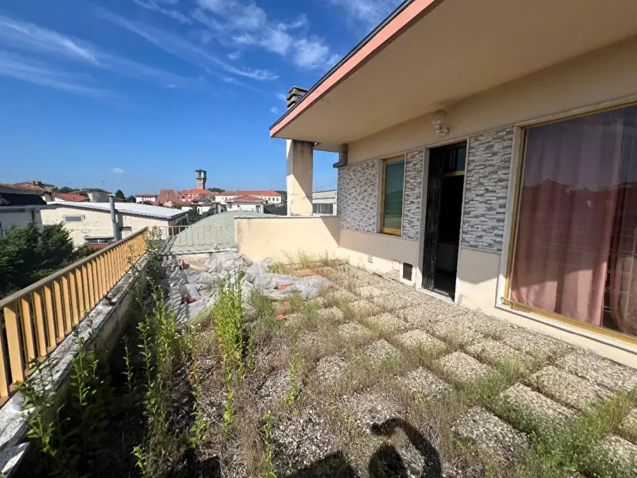 Immagine 3 di Ufficio in vendita  a Vigevano