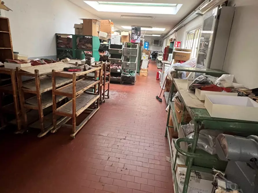 Immagine 4 di Ufficio in vendita  a Vigevano