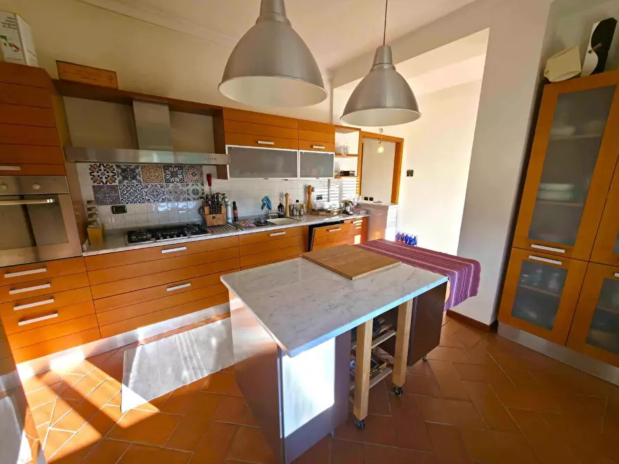 Immagine 9 di Appartamento in vendita  a Massa