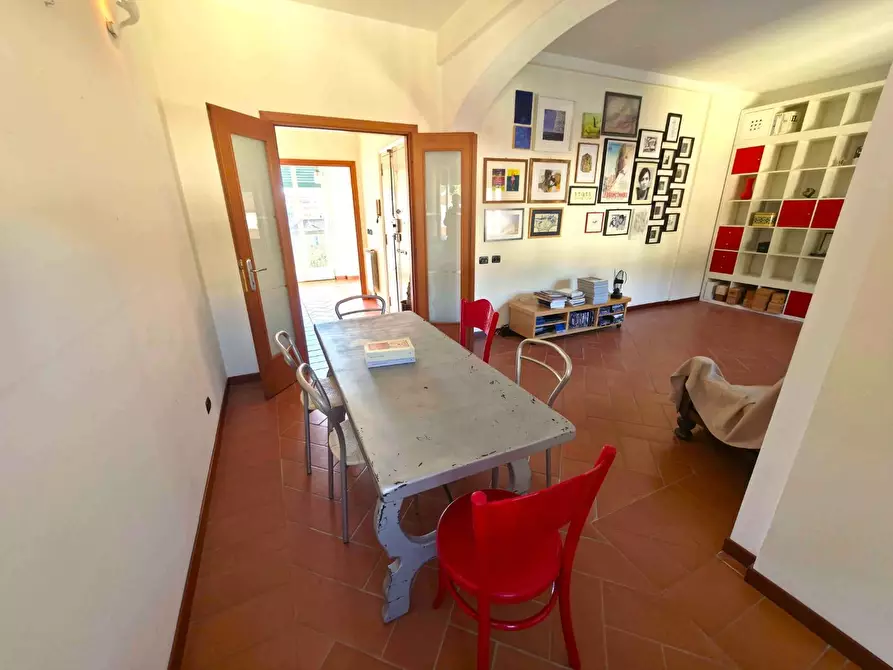 Immagine 5 di Appartamento in vendita  a Massa